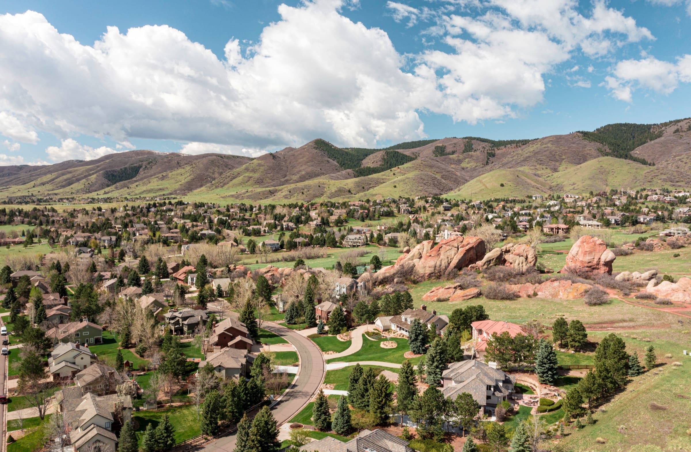Streetscape and homes in Ken Caryl, Denver